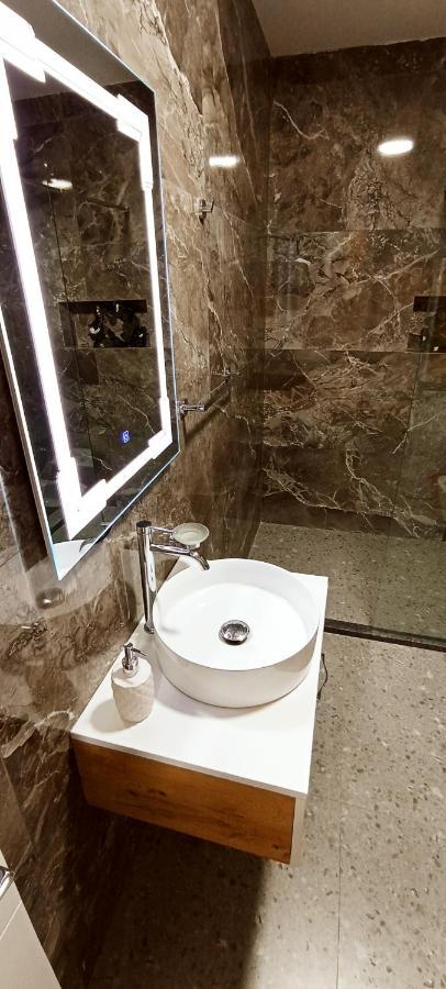 Selvia Apartament Тирана Екстериор снимка