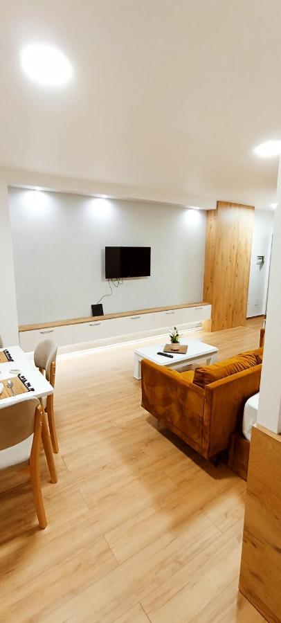 Selvia Apartament Тирана Екстериор снимка
