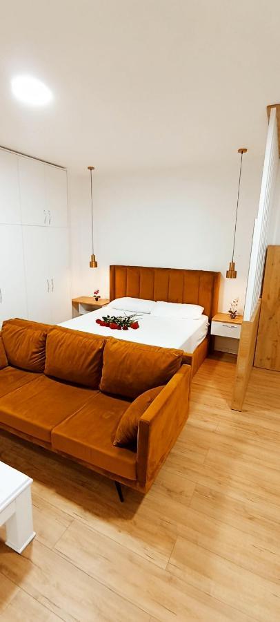 Selvia Apartament Тирана Екстериор снимка